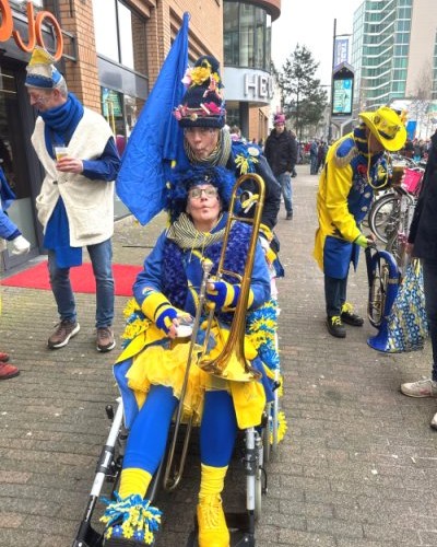 Kwelpieper met de vlag